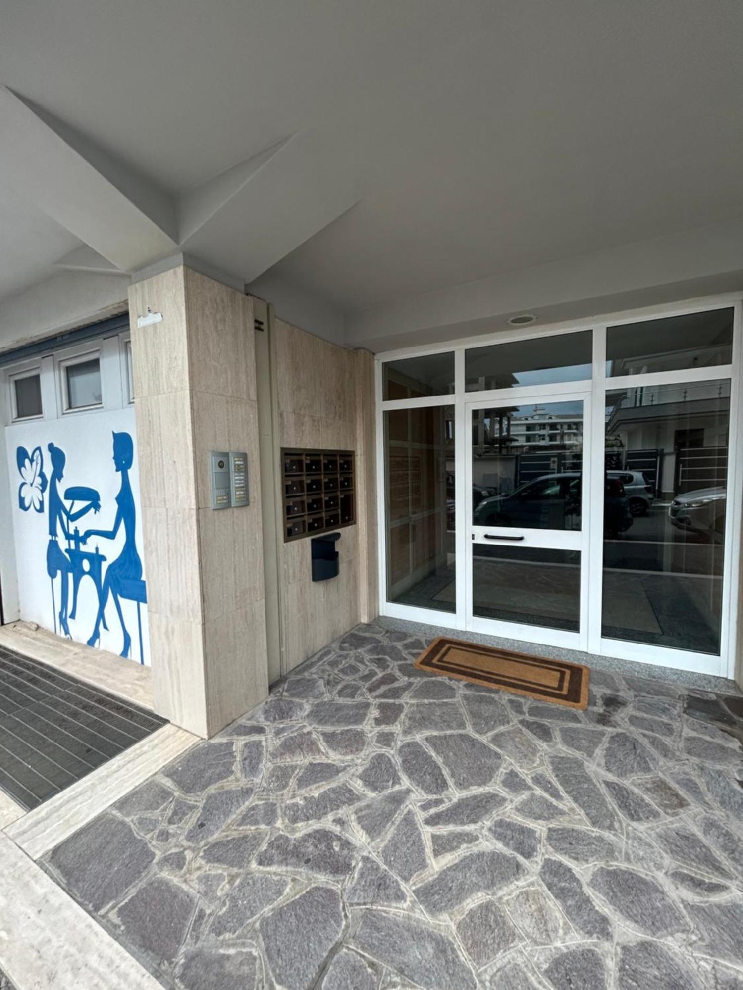 דירות Urban Sky Loft פיומיצ'ינו מראה חיצוני תמונה